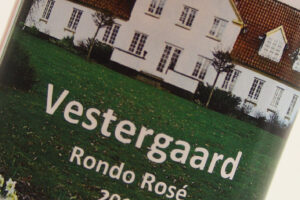 Dansk vin - Rondo Rosé 2021 fra Vestergaard Vin i Assens på Fyn | vestergaardvin.dk