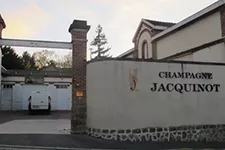 jacquinot-the-entrance
