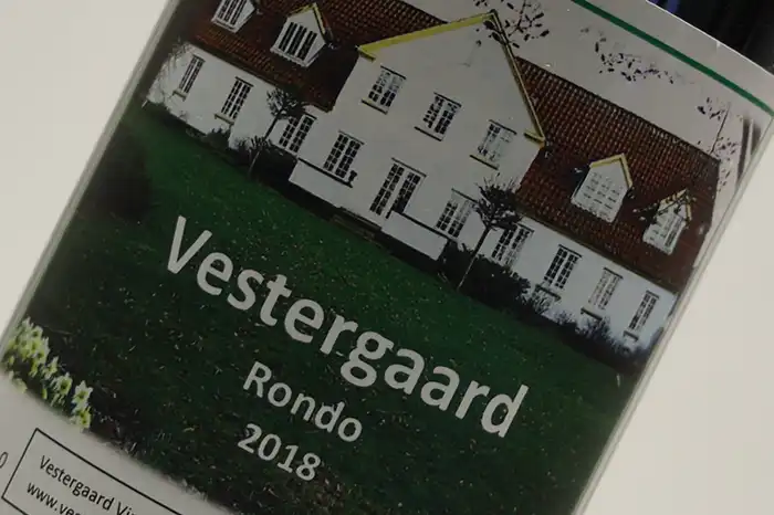 Dansk rødvin - Rondo 2018 fra Vestergaard Vin i Assens på Fyn | vestergaardvin.dk